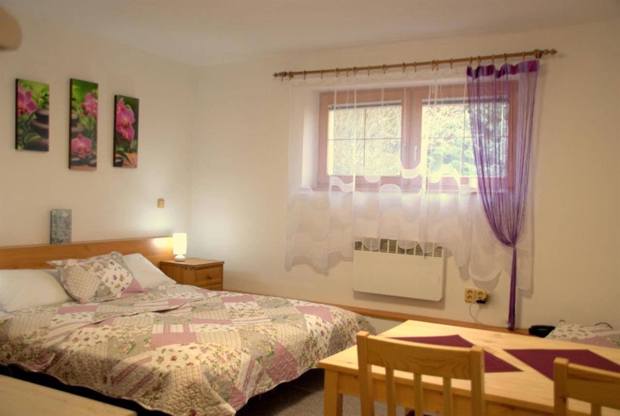 Privat Nika Hotell Závažná Poruba Exteriör bild