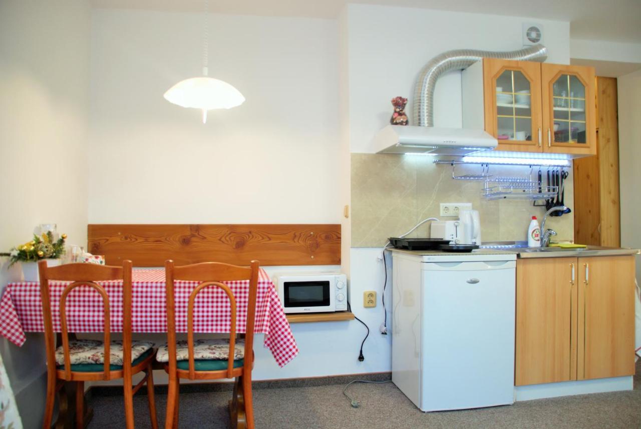 Privat Nika Hotell Závažná Poruba Exteriör bild
