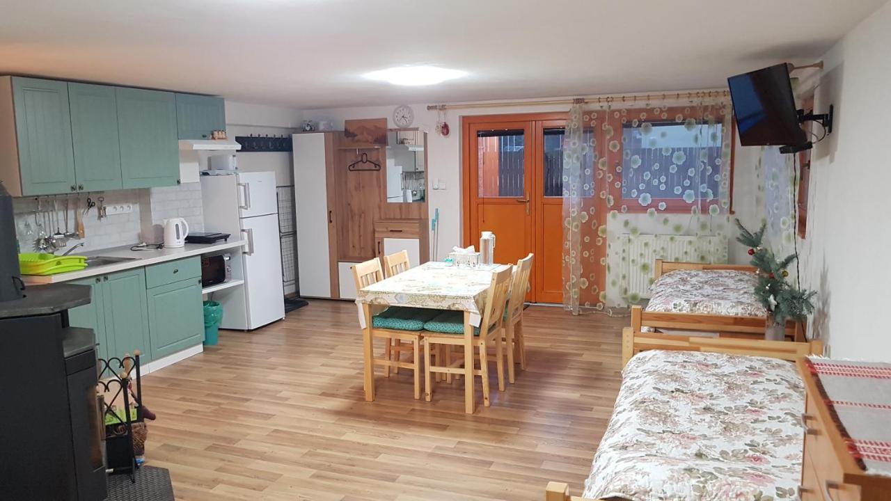 Privat Nika Hotell Závažná Poruba Exteriör bild